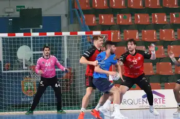 Los jugadores del UBU San Pablo Burgos 2031 durante un momento del encuentro