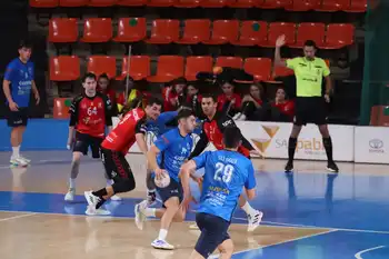 El UBU San Pablo Burgos 2031 en una de las jugadas claves del encuentro contra el Oviedo 