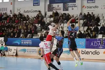 El jugador del UBU San Pablo Bm. Burgos Javi Domingo en un momento del partido