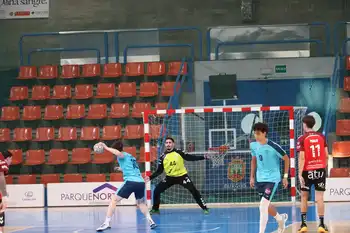 El portero Daniel Santamaría durante el último partido en Burgos. 