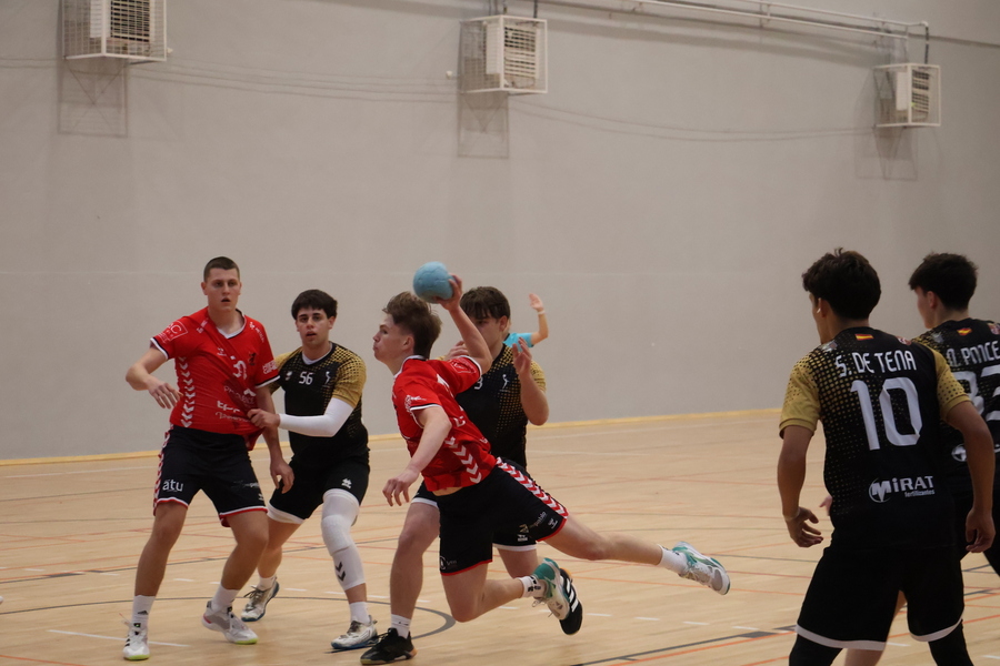 Triunfo coral y defensa de alto nivel en el partido del Aislamientos Burgaleses BM Burgos