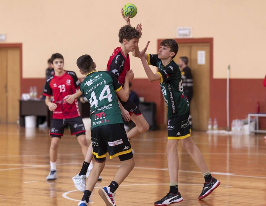 Dos jugadores del Club Balonmano Burgos, convocados por la Federación en su sección de Balonmano Playa