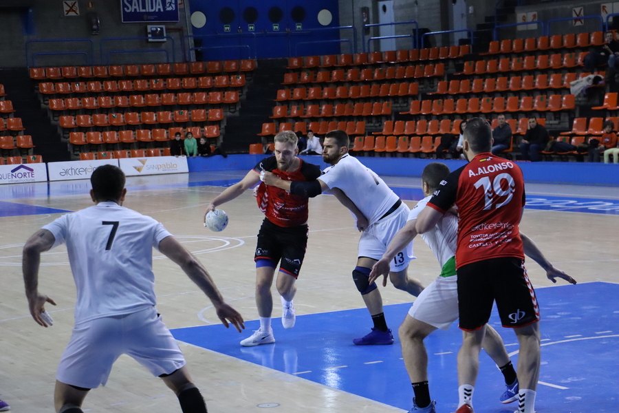 UBU San Pablo Burgos vuelve a la competición contra Balonmano Alcobendas