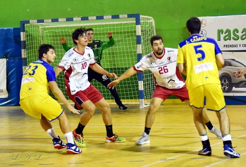 Triunfo del Balonmano Burgos para alzarse al liderato