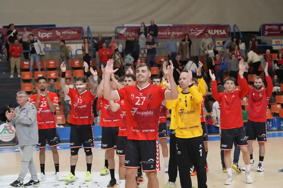 El UBU San Pablo Burgos organiza un día de puertas abiertas para acercar el balonmano a la ciudad