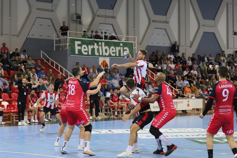 El UBU San Pablo Burgos pierde en Sagunto en un partido luchado hasta el final (34-31)