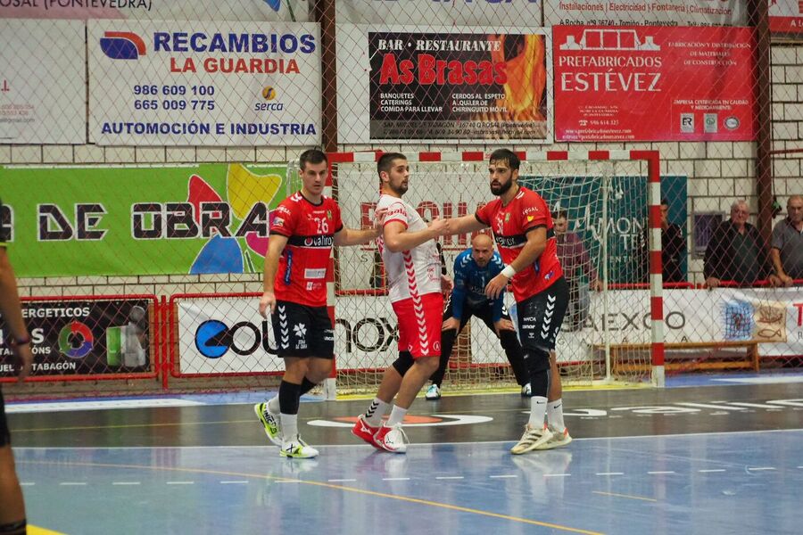 Primera derrota del UBU San Pablo Burgos ante el líder del grupo, Valinox Novás (31-23)