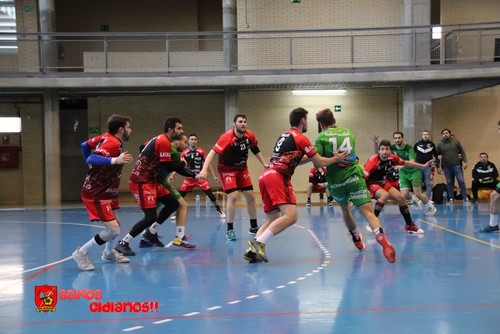 UBU San Pablo gana con solvencia y juego al SAFA Metlife madrileño por 18 a 28 goles