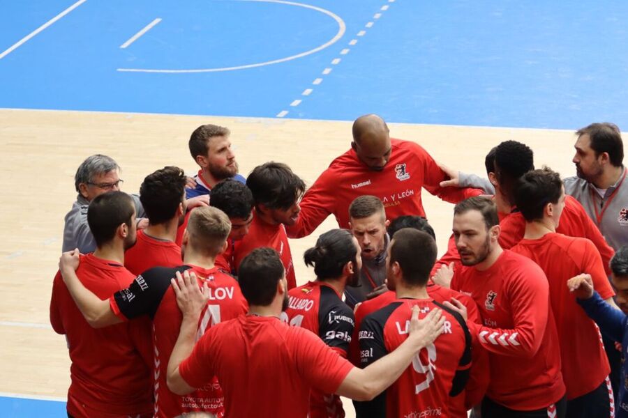 UBU San Pablo Burgos cierra la primera fase en casa contra Balonmano Zamora Enamora