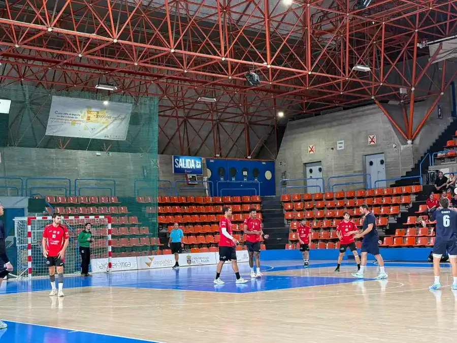 Victoria para calentar motores en El Plantío (33-29)