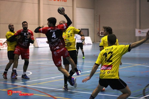 UBU San Pablo no consigue superar al Balonmano Soria y pierde 33 a 30