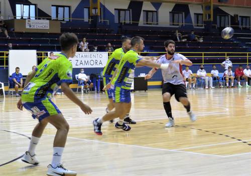 Nuevo empate del UBU San Pablo ante el Balonmano Zamora