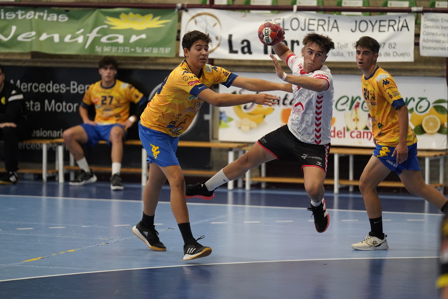Nuestros equipos de la Academia participan en un torneo de balonmano base en Aranda de Duero