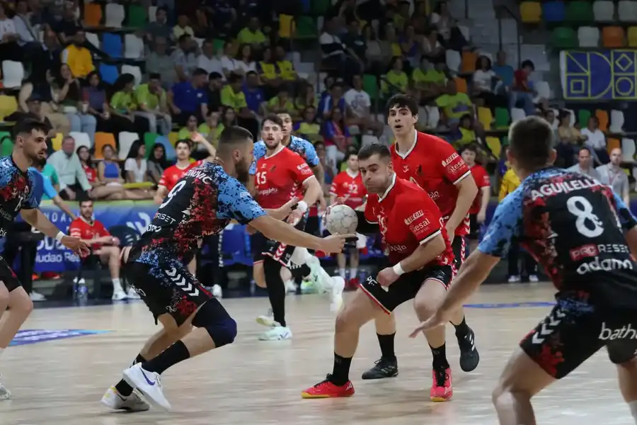 El UBU San Pablo acaricia la élite (36-29)