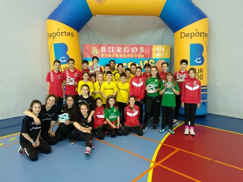 Fuentecillas, Fernando de Rojas, López de Mendoza y La Salle recogen sus titulso de campeones escolares