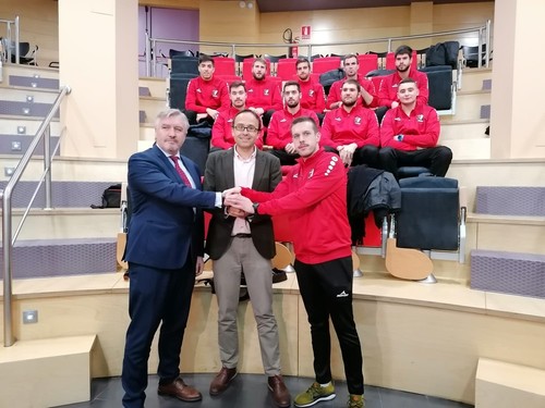El Balonmano Burgos sella su compromiso solidario con Fundación Caja Burgos