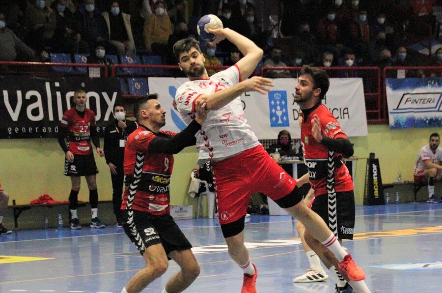 UBU San Pablo se atasca en la cancha de Novás