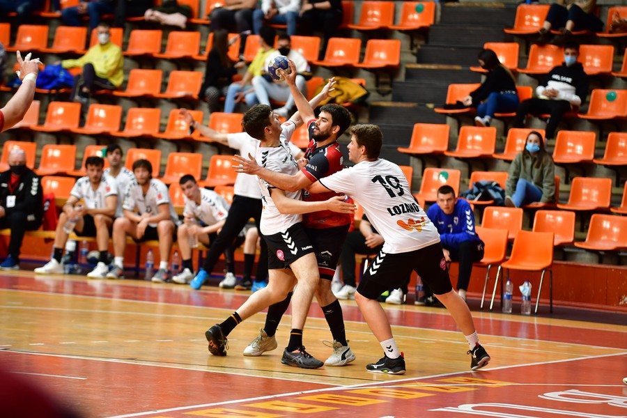 El UBU San Pablo se impone al Balonmano Alcobendas